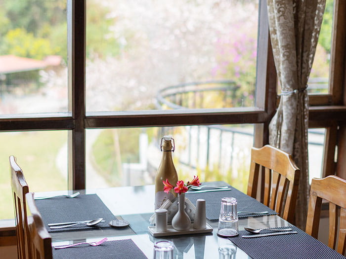 Cozy Dining with Scenic Surroundings